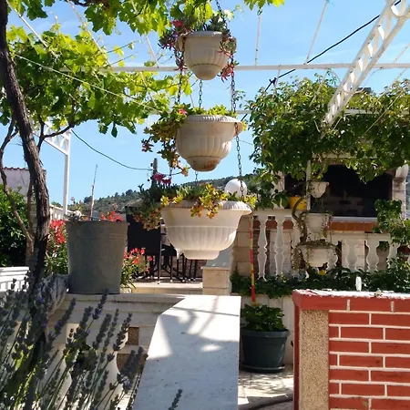 Romantische Mit Meerblick By Interhome דירה Vinišće