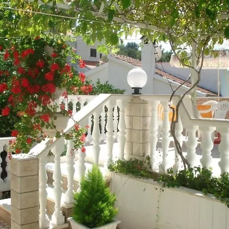 Romantische Mit Meerblick By Interhome