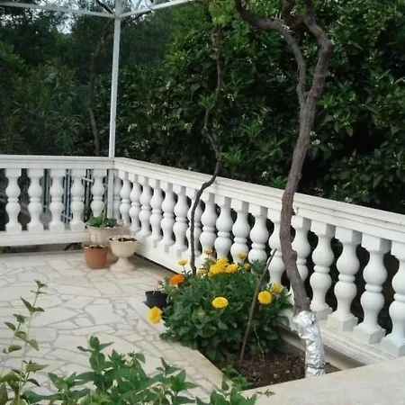 Romantische Mit Meerblick By Interhome Apartment Vinisce